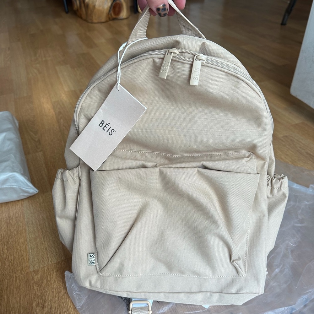BEIS “The BEISics” BACKPACK IN BEIGE - NWT 😍😍 - UNISEX - Picture 2 of 11